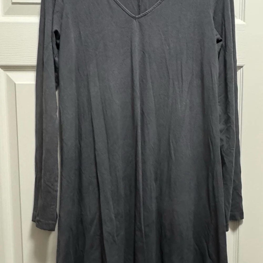 Express Gray V-Neck Long Sleeve Dress